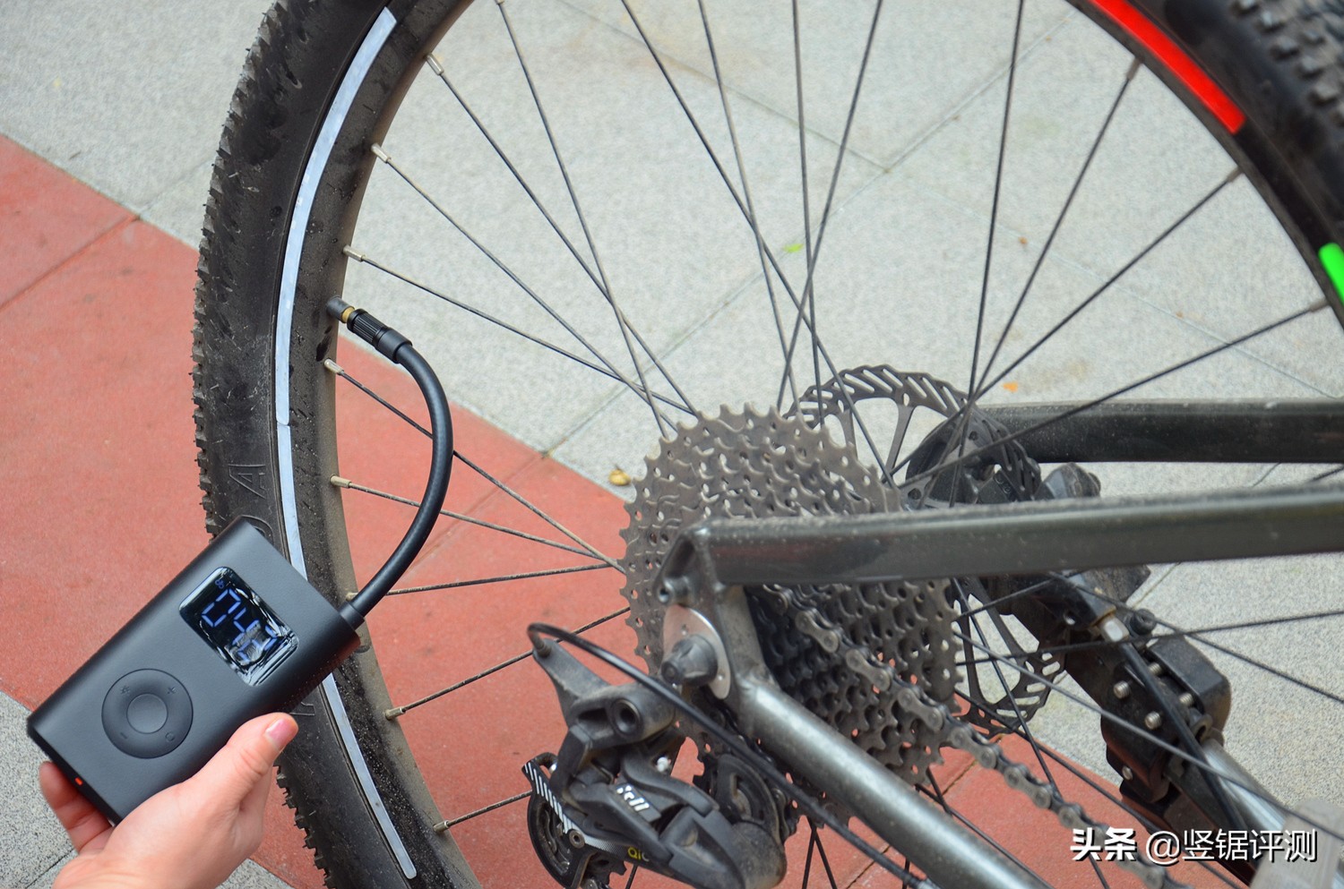 小米数字胎压测试,小米充气宝测胎压