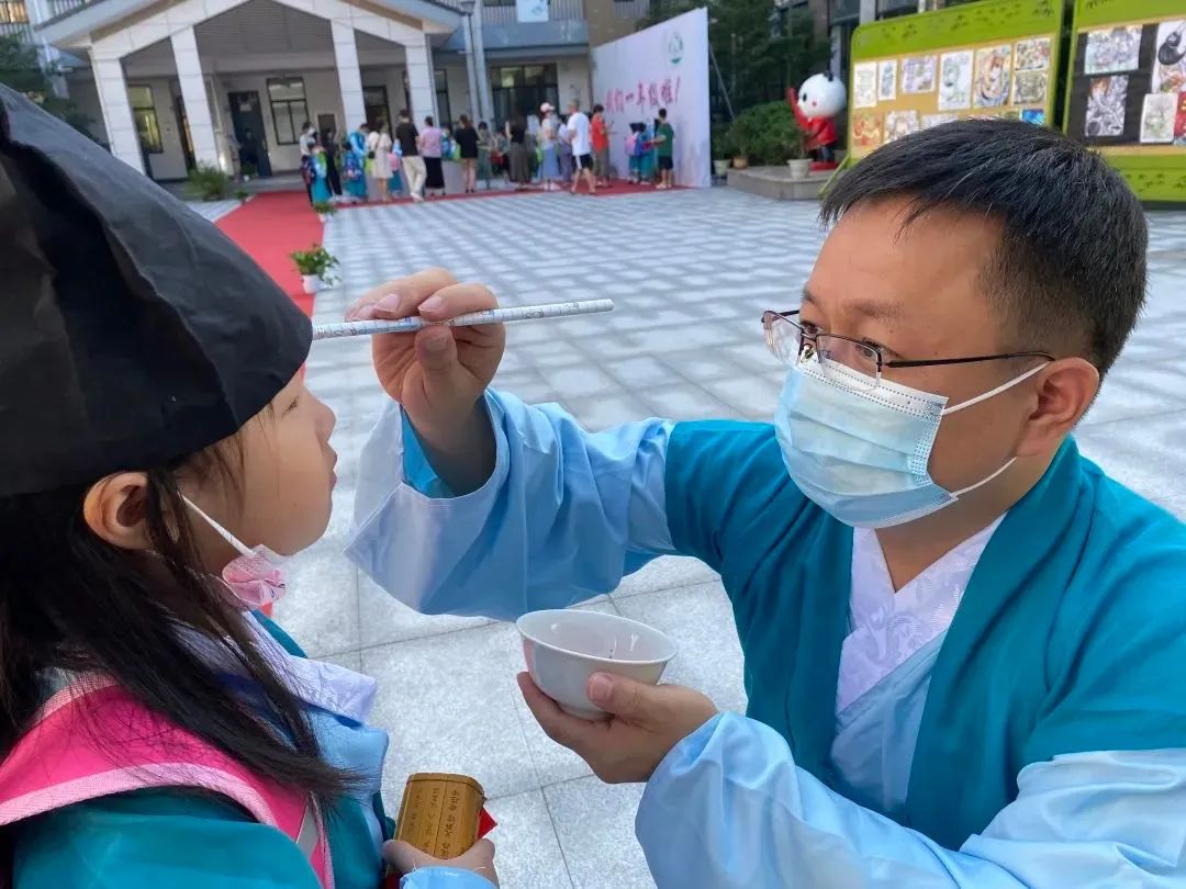 太暖心！新学期教室里这块特殊的黑板，羡慕了多少人