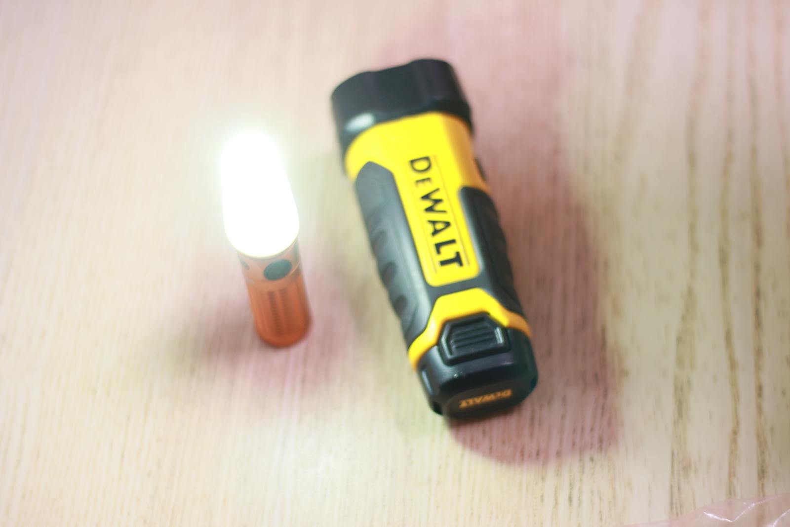 傲雷baton3手电筒特别版,傲雷baton3pro紫色