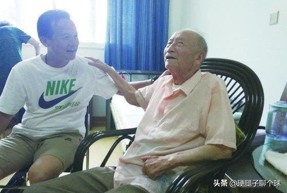 他是上海足球的领路人，曾两度错失奥运会，初代国脚方纫秋