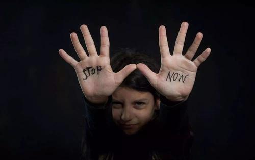 奸淫*女幼**的既遂标准是否必须以“插入说”为定罪标准？