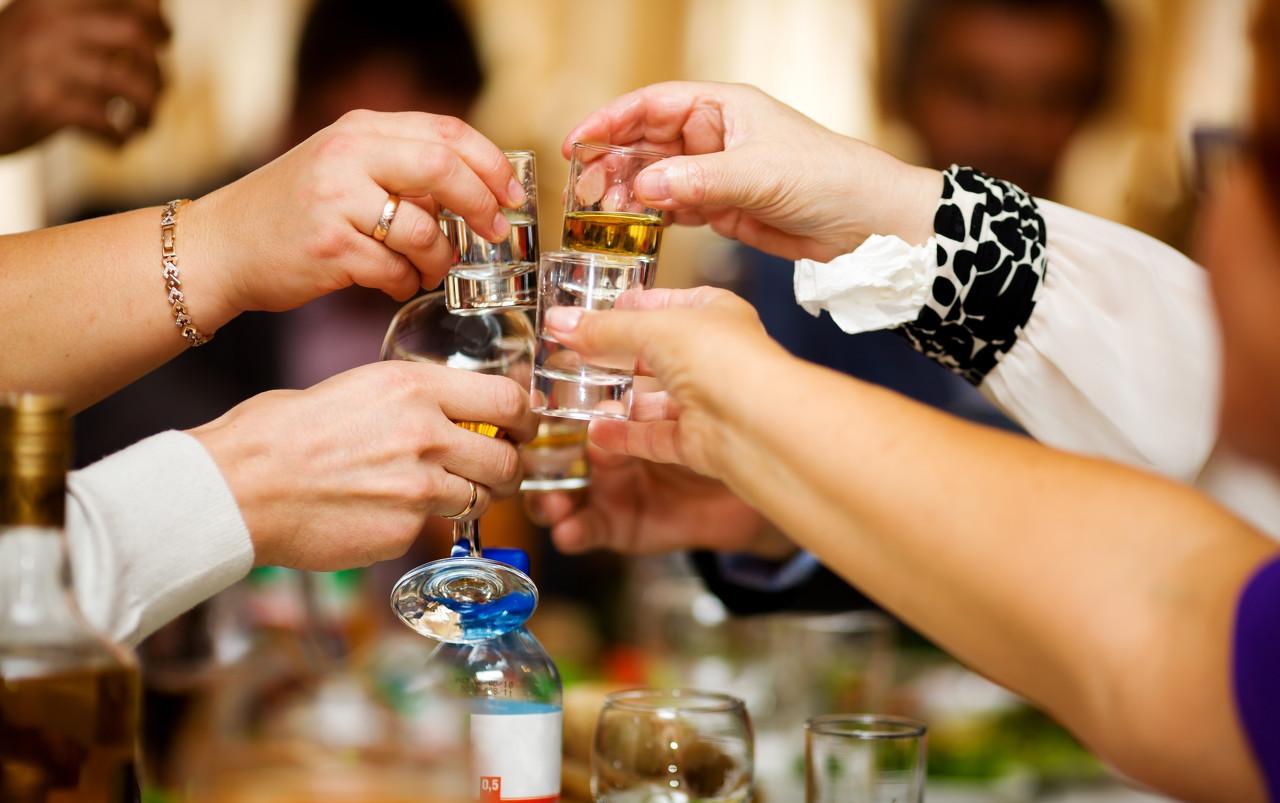 酒桌上有深度的敬酒词,各地比较接地气的酒桌敬酒词