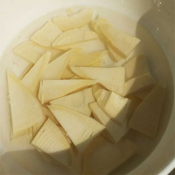 腌笃鲜是上海正宗的本帮菜吗,腌笃鲜食谱材料用什么笋