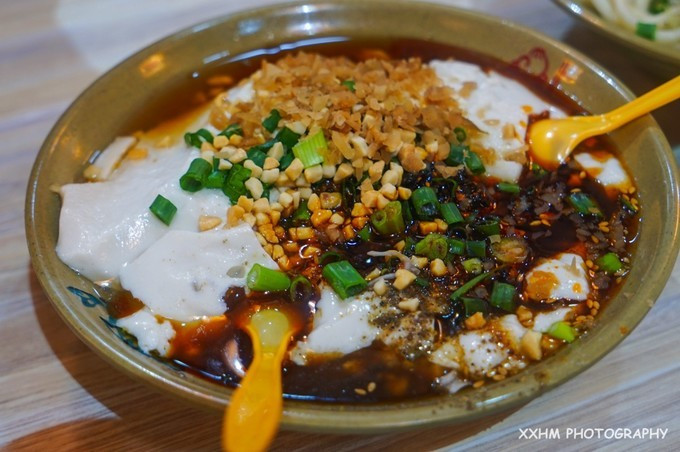 成都本地人去的最好吃的美食,中国姑娘吃成都美食