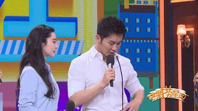 连帽卫衣胸前绳子打结,卫衣里面的绳子抽出来怎么弄回去