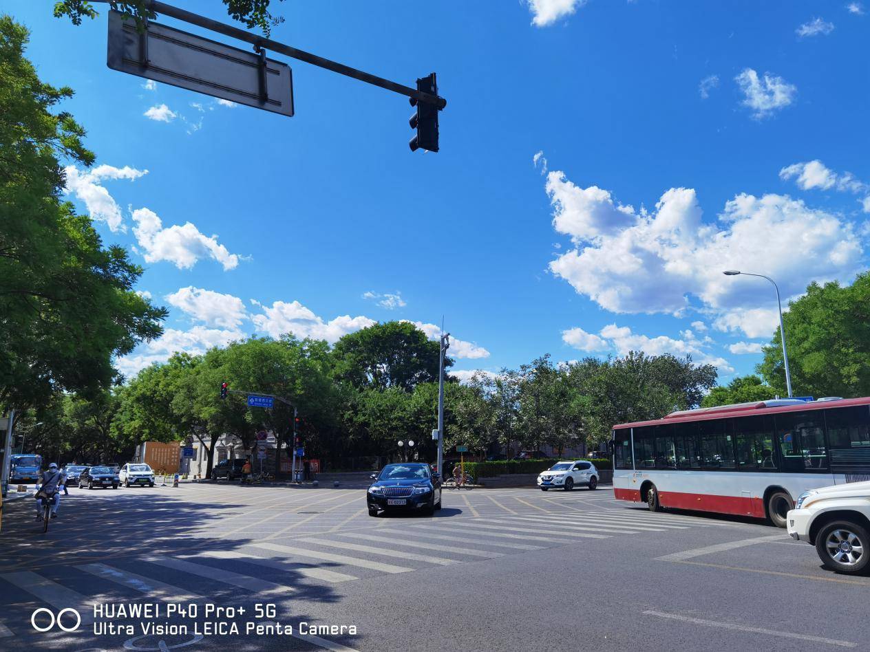 华为p40pro100倍双目变焦,华为p40pro和华为mate40pro对比