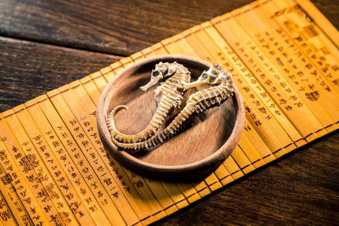 补肾药酒要会泡才是药酒,补肾壮阳的药酒一次喝多少好