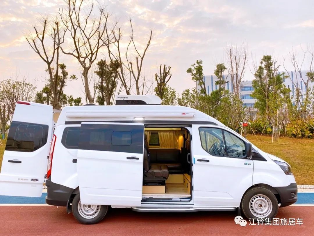 江铃原厂小野牛房车视频,江铃房车小野牛两座