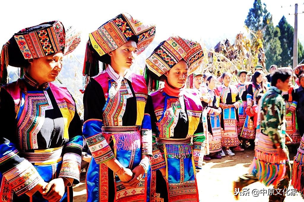 盘点不同支系傈僳族服装,怒族服饰与傈僳族的区别
