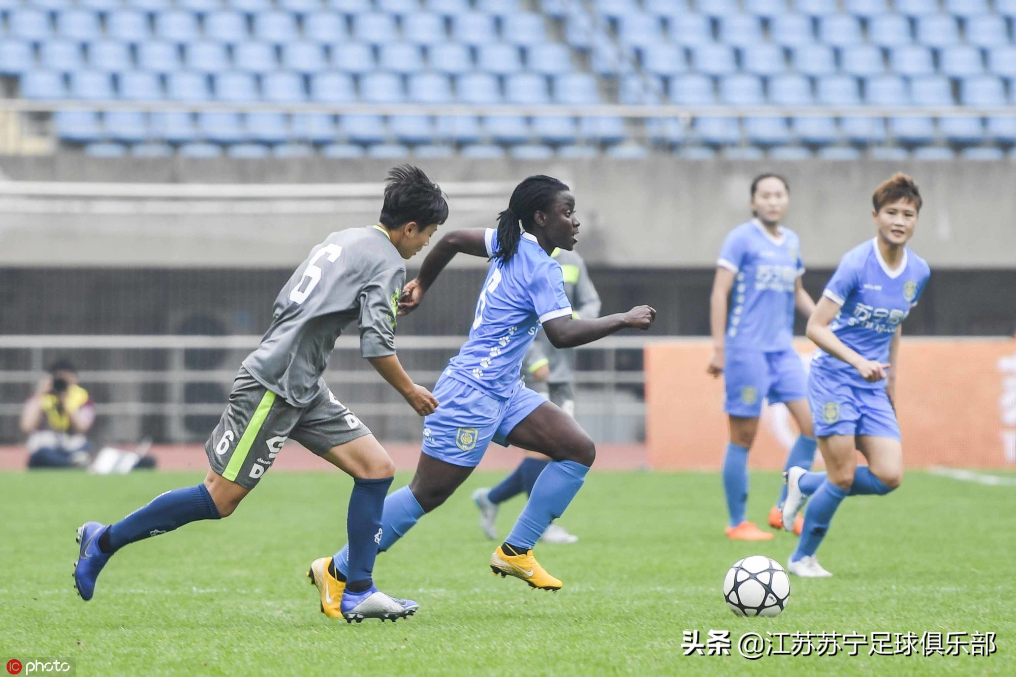 媒体声音|法新社关注苏宁女足“黑风双煞”塔比莎+阿多