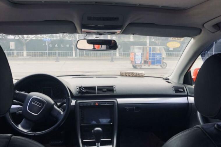 小伙花30000块钱买了一辆二手车,小伙花4万买奥迪a8