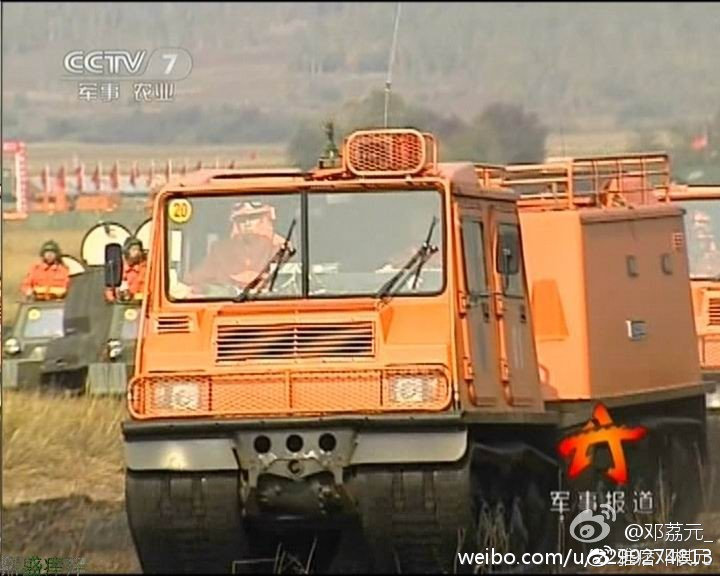铰接式履带全地形车,中国最新款蟒式履带军用全地形车