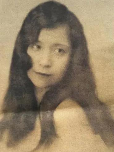 张爱玲和黄逸梵的关系,黄逸梵为啥叫张爱玲