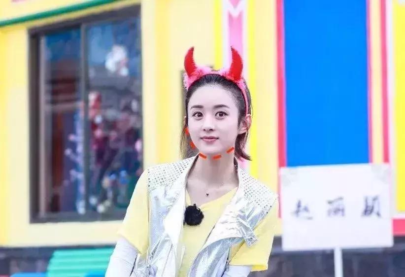 倒三角长脸发型2021流行发型,发型设计与脸型搭配方形脸