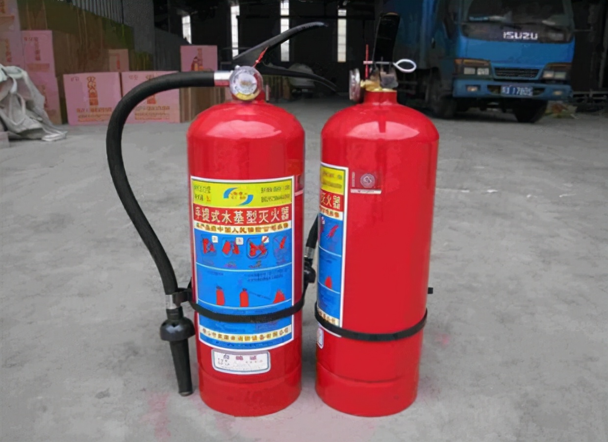 买车了要买什么车载用品,最实用的车载用品大全