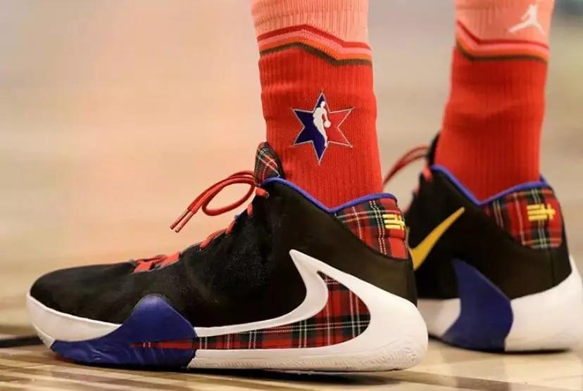 科比上脚球鞋全回忆,今日上脚球鞋全明星