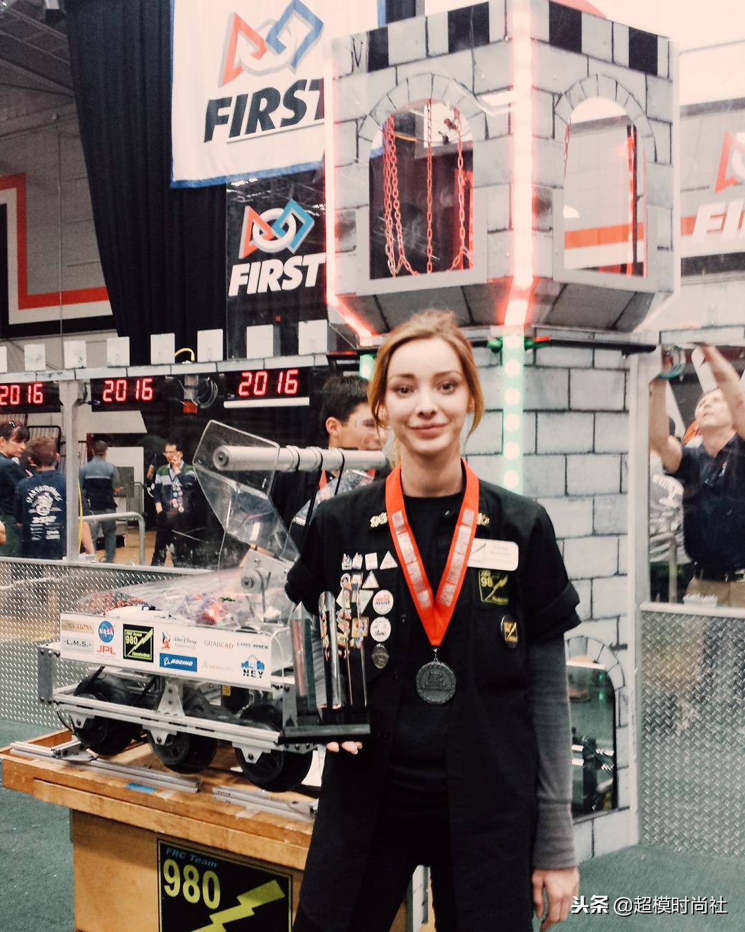 美人不做“花瓶”？她会芭蕾提琴走秀演戏，还是门萨高智商会员