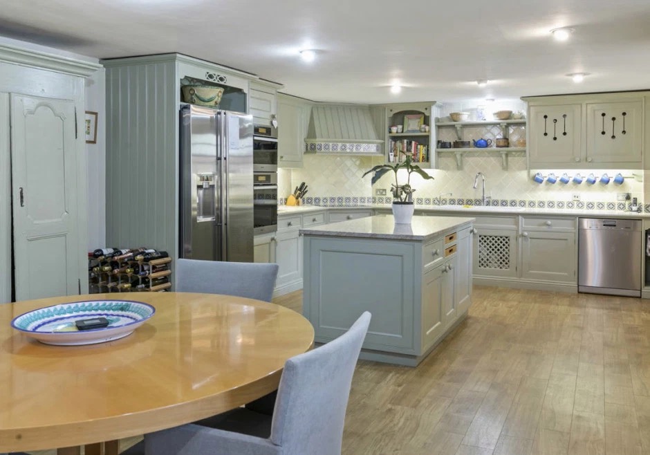 特里网上晒四千万超级豪宅，马场、网球场和室外潜水池，一应俱全