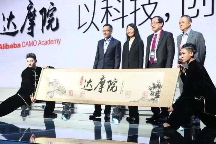 首富马云，财富“仅”比马化腾多70亿，看的最多的书却是“闲书”