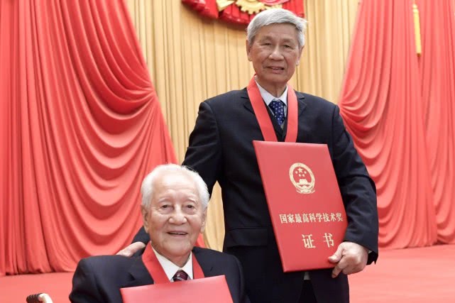 追星追出新高度！中国粉丝为韩国偶像所在部队送去大批物资