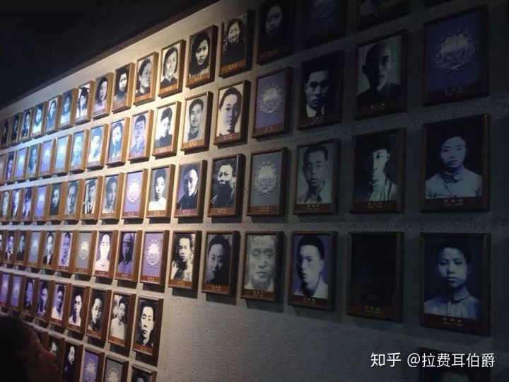 中国的五星红旗到底有多么强大,来感受一下五星红旗有多震撼人心