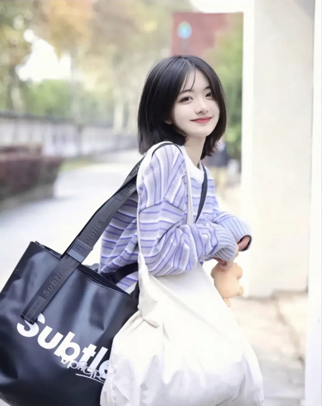 短发烫发2021流行发型40-50岁,2021年显脸小最流行的发型