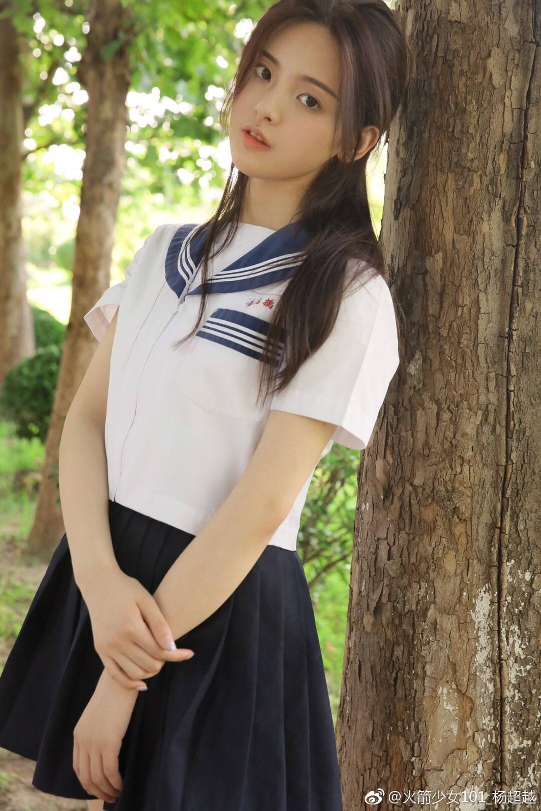 相貌平平杨超越？她的颜是否真的被吹嘘过渡？