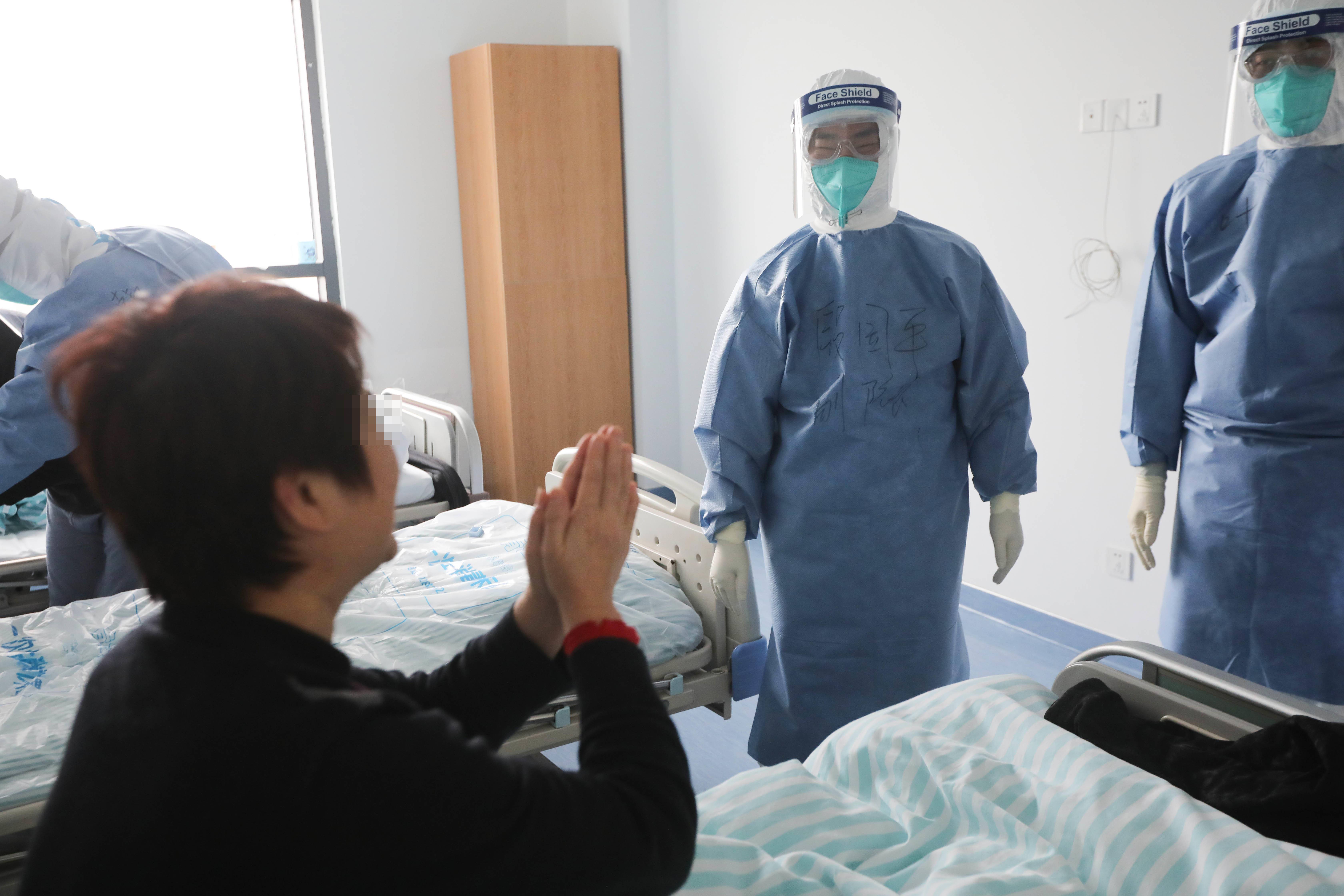 这就是南京力量②|白衣作战袍，用爱守护“宁”