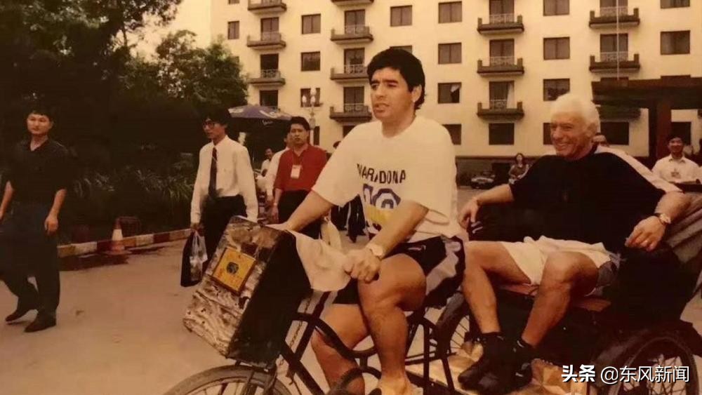 球王传奇马拉多纳因病,球王陨落告别马拉多纳