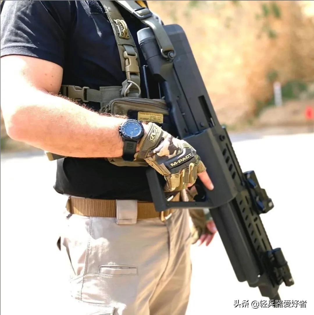 抄袭科幻太空枪？以色列这支毁灭力强大的巷战神器，到底强不强？