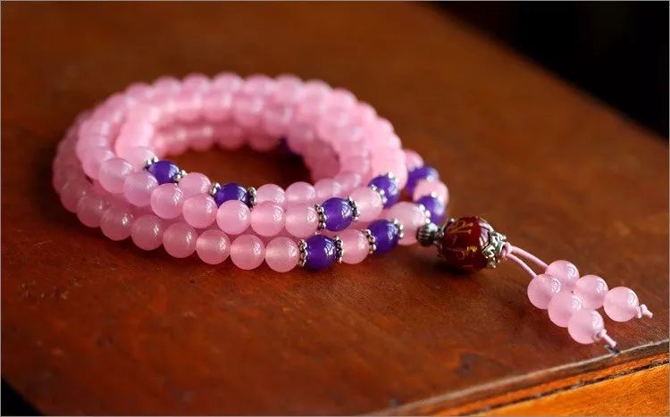 草莓晶与粉晶有什么区别,草莓晶是粉透的好还是红润的好