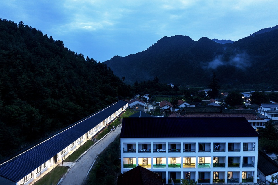 秦岭深处特点餐厅,秦岭山下100米食堂