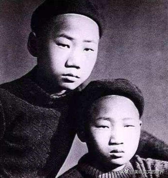 听彭德怀讲完毛岸英牺牲的经过，毛*东泽**久立窗前，吟诵《枯树赋》