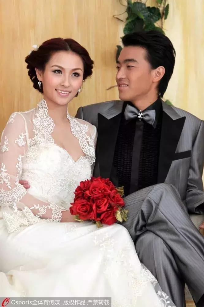 国足太太团集体助威,国足太太集会