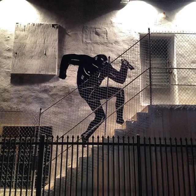 奥斯卡影帝沦为服务员？好莱坞星光大道被糟蹋？网友惊呼神操作