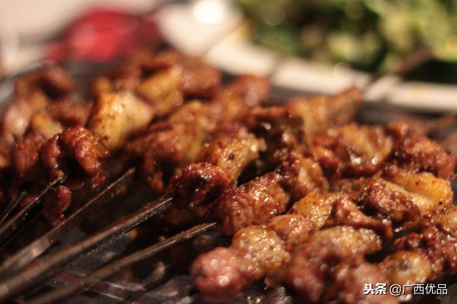 无烟烤全羊炉烤羊肉串,特点烤全羊及羊肉串技术