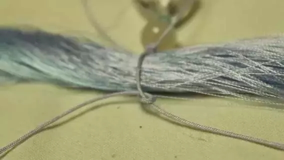 橄榄核雕手串如何打流苏视频,菩提手串有流苏和跑轮该怎么盘呀
