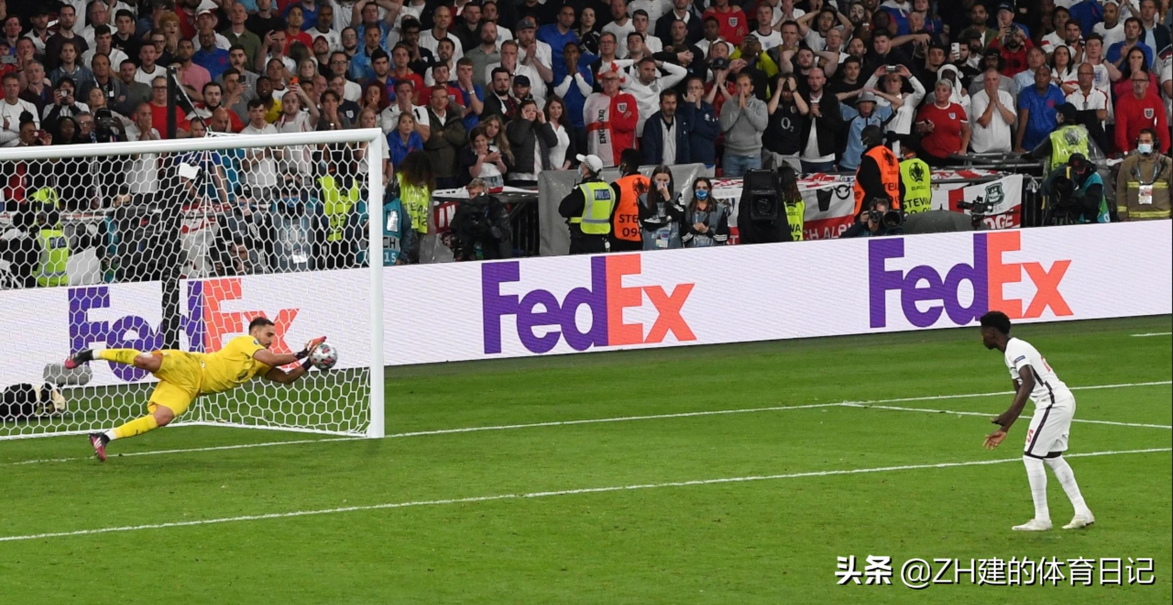 意大利4:3英格兰赛后,意大利爆冷出局曼奇尼