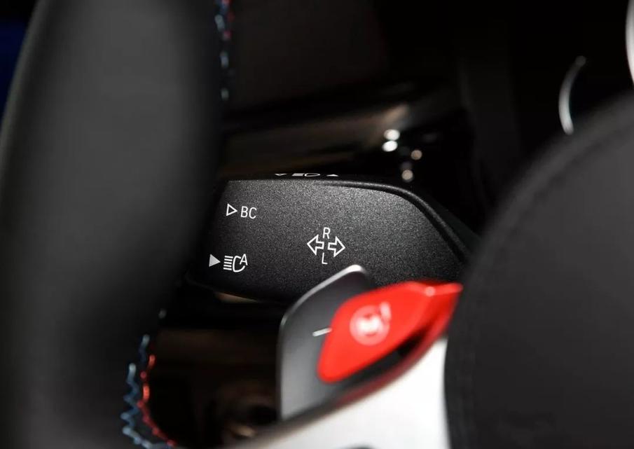 宝马1系125i曜夜版隐藏功能,新款宝马三系可以刷哪些隐藏功能