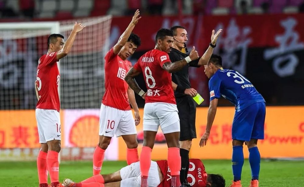 冠军载誉归来回母校,最新分析恒大八连冠或已稳