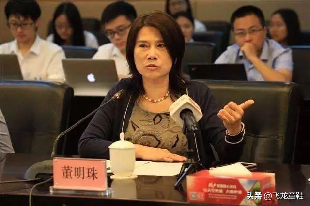 董明珠管理团队四条军规,董明珠说管理针锋相对