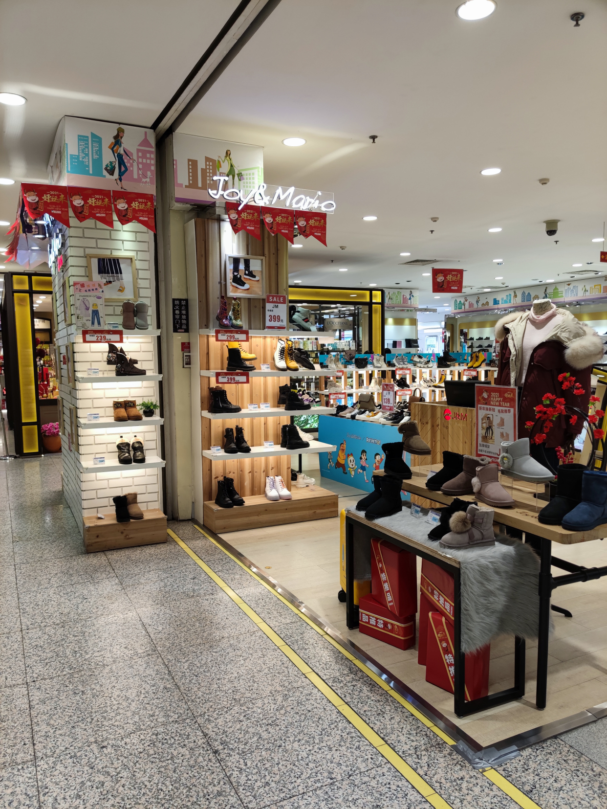 成都春熙路送桶装纯净水,成都哪里可以免费买到纯净水