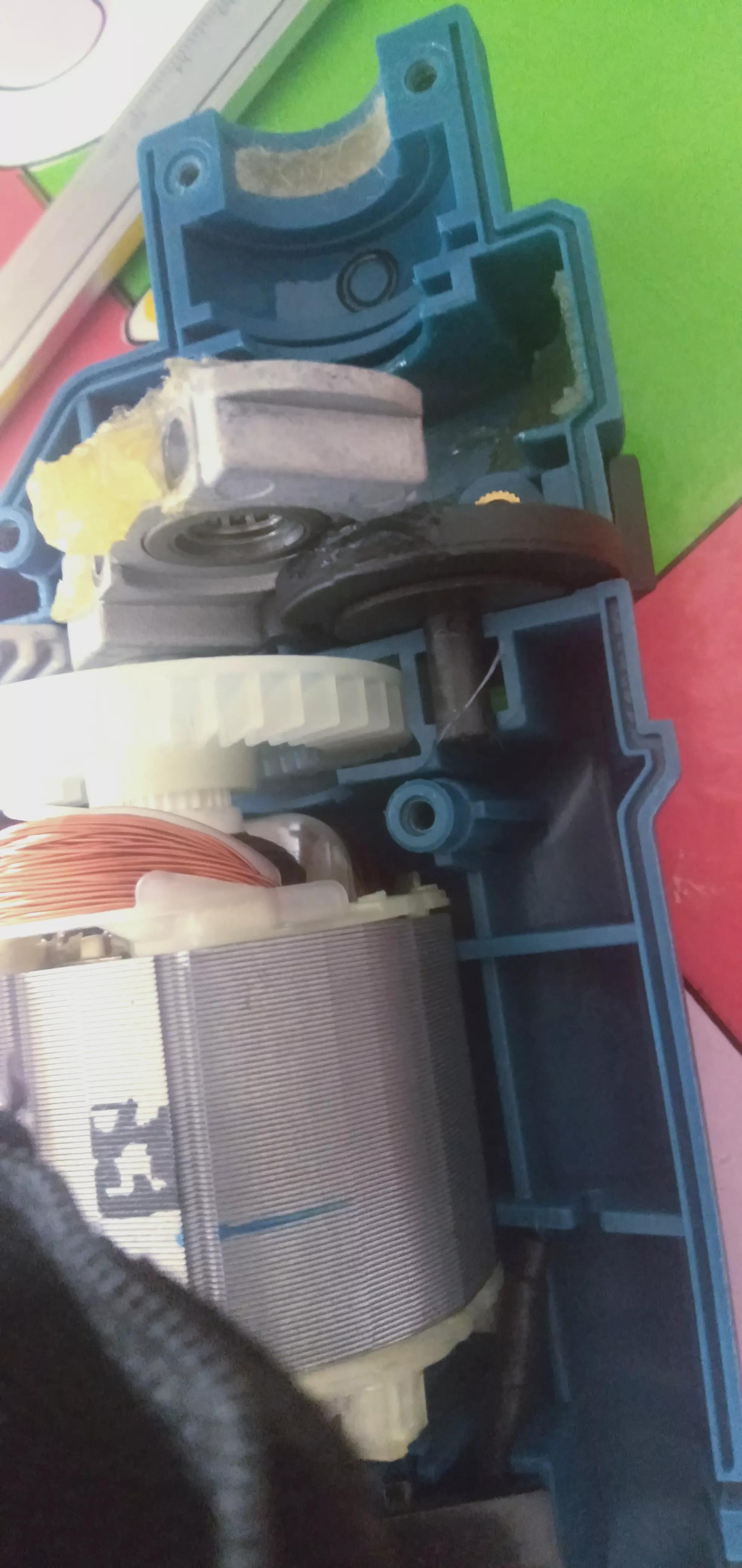 晶思达手电钻开关总成内部构造,插电款带冲击的手电钻