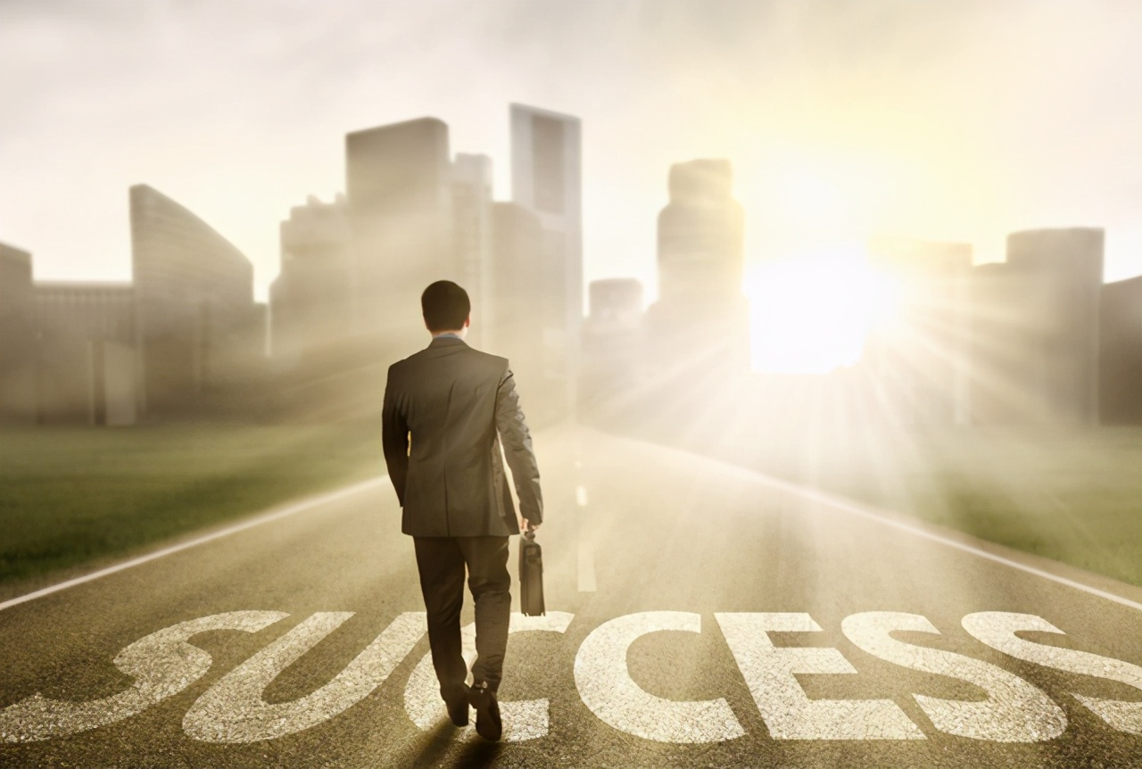 城府极深但是从不阴险的3个星座,看似老实实则惹不起的星座