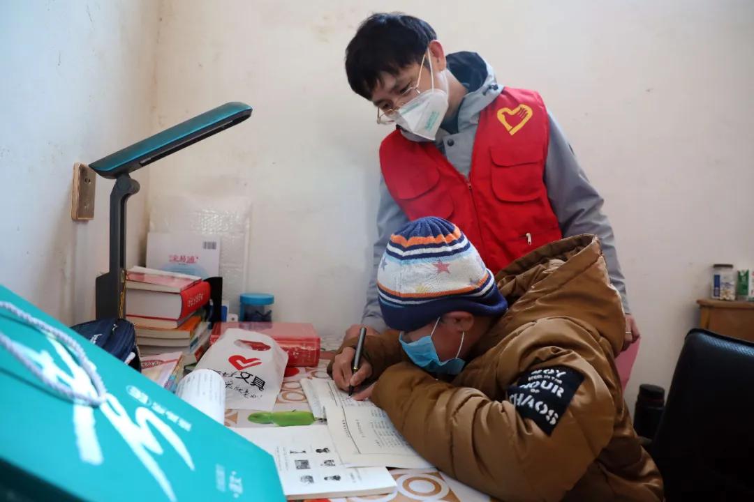 e起助力同心战役手抄报,e网同心优秀作品展播