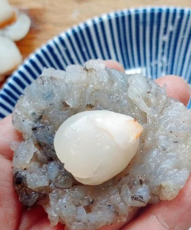 鲜虾冷冻保存时，直接放冰箱就废了！这样做，跟鲜的一样好吃