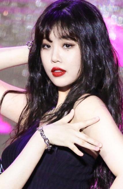 边伯贤是金泰妍的粉丝,水蜜桃边伯贤