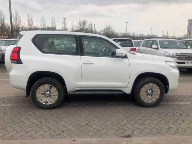 丰田霸道普拉多2700三门,18款丰田霸道2700中东版七座越野