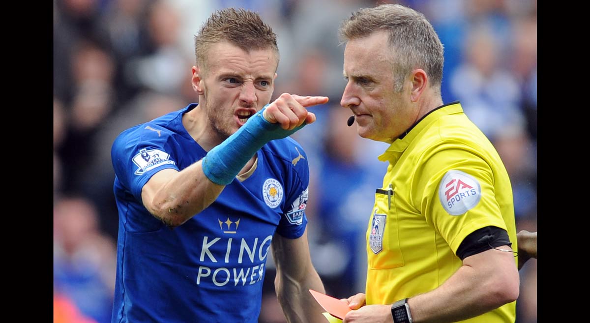 裁判已成弱势群体？从科斯塔对阵巴萨的红牌看足球裁判的*力暴**困局