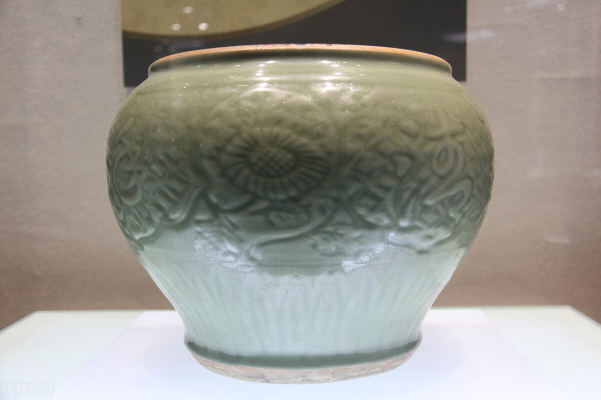 龙泉窑馆藏精品,元代龙泉窑瓷器鉴定方法